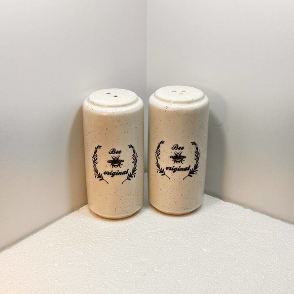 Speckled Bee Other - Speckled Bee Collection Salt Pepper Shakers Honeybee "Bee Nice" EUC